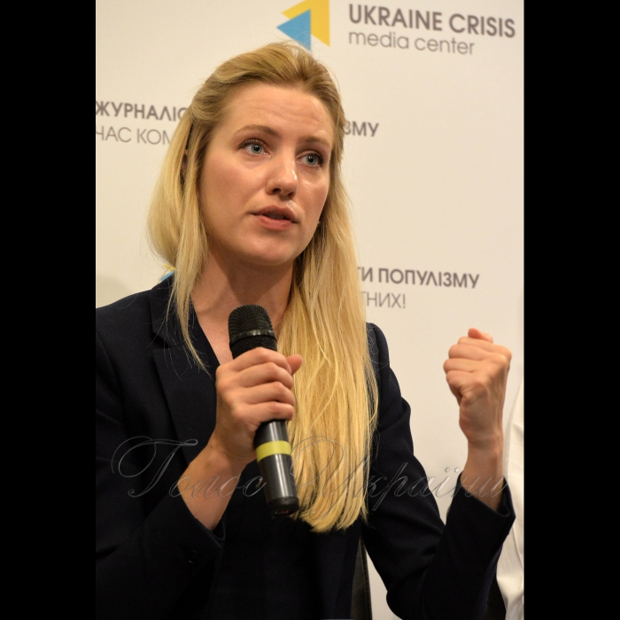 21 липня 2017 Український кризовий медіа центр.
Дискусія щодо звітування громадських організацій та скасування е-декларування для 